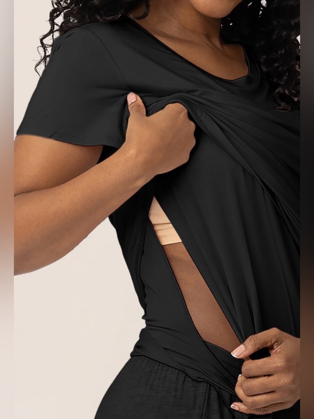 Kindred Bravely Women’s Nursing Black Scoop Neck Pocket Tee - Large